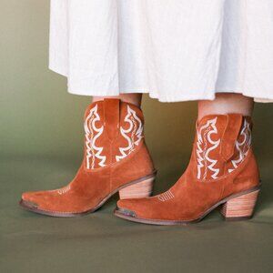 ✙NWT✙ Dingo Joyride Bootie [Tan]